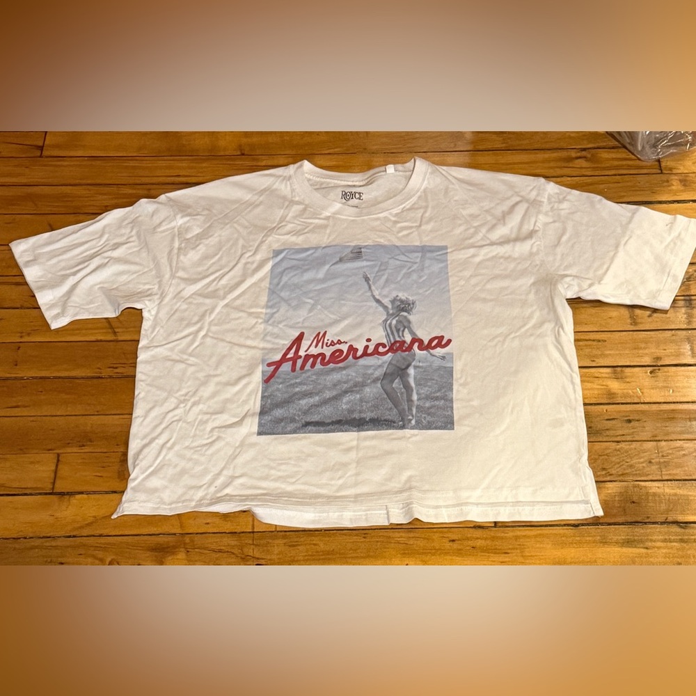 Girl Tribe Miss Americana crop tee - NWOT!